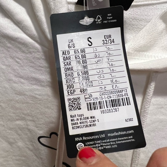 LOONEY TUNES Heart SWEATER - Picture 3 of 7